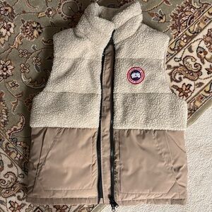 Womens Canada Goose ELORA VEST in light tan